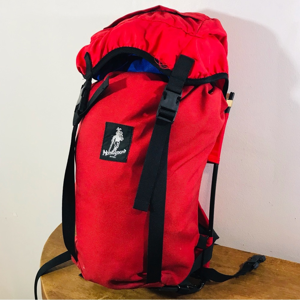 Vintage montagnard waterproof backpack